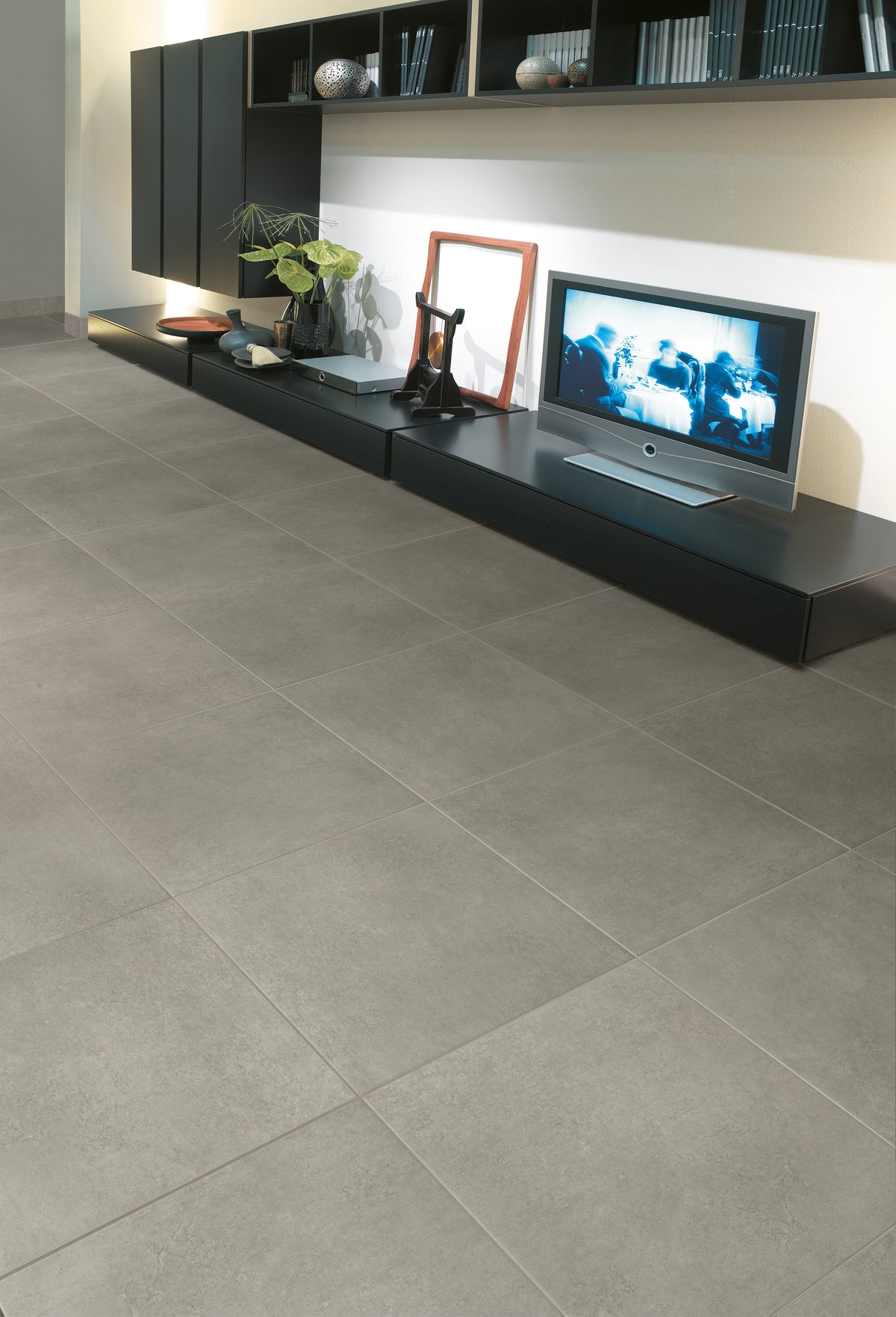 Aventis Titanium 24" x 24"